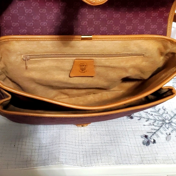 RARE VINTAGE GUCCI CROSSBODY BAG❤️💜 - Picture 13 of 17